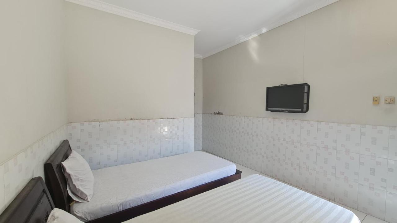 Oyo 90831 Hotel Gardenia Prambanan Surakarta  Екстер'єр фото