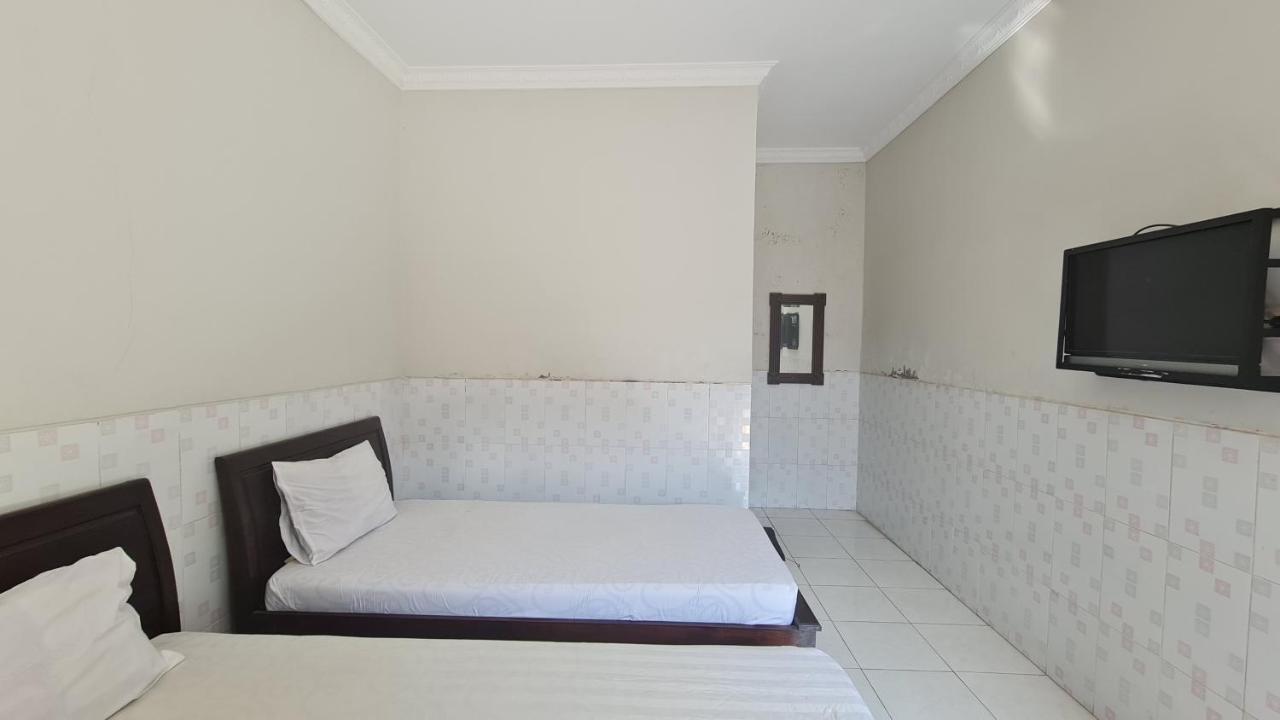 Oyo 90831 Hotel Gardenia Prambanan Джок'якарта Екстер'єр фото