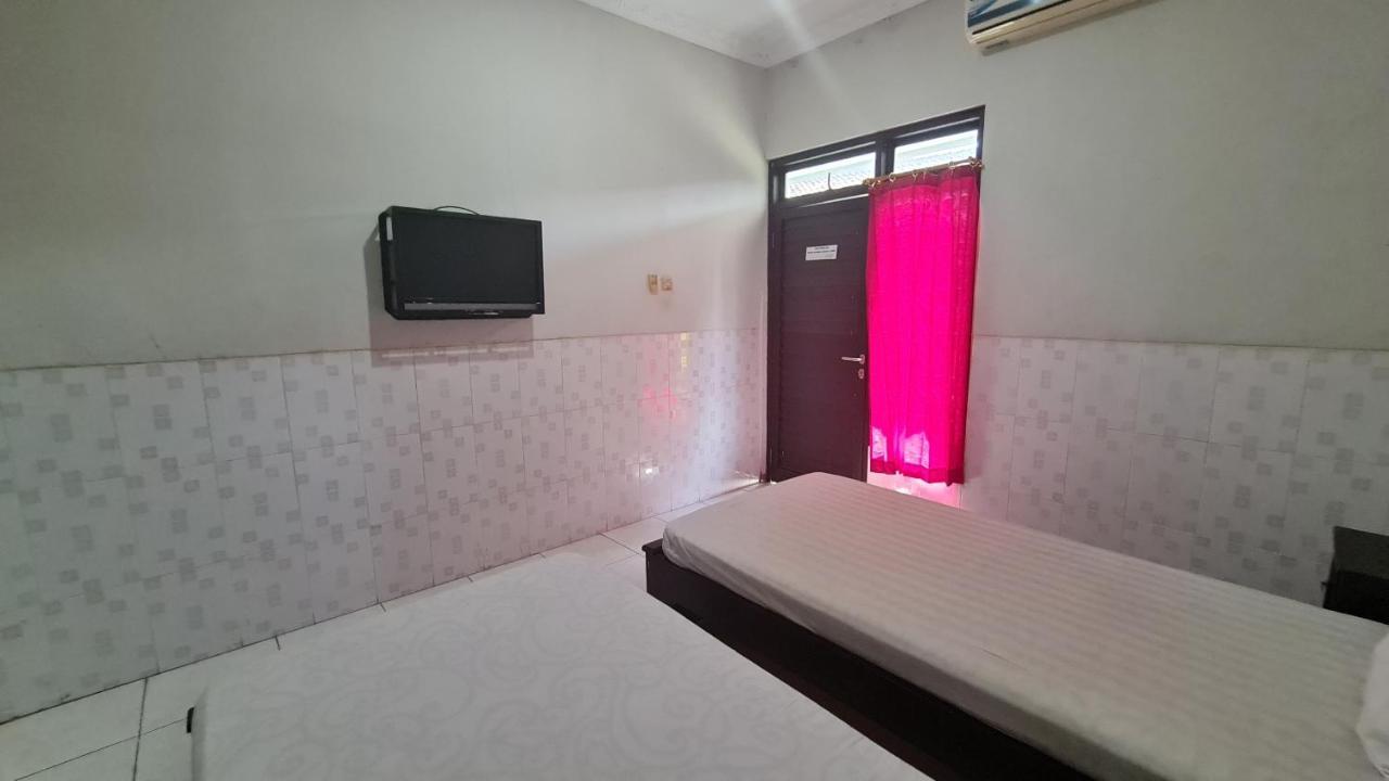 Oyo 90831 Hotel Gardenia Prambanan Surakarta  Екстер'єр фото